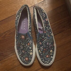 Serra Women's Floral Slip-On Sneakers - Blue and Multicolor